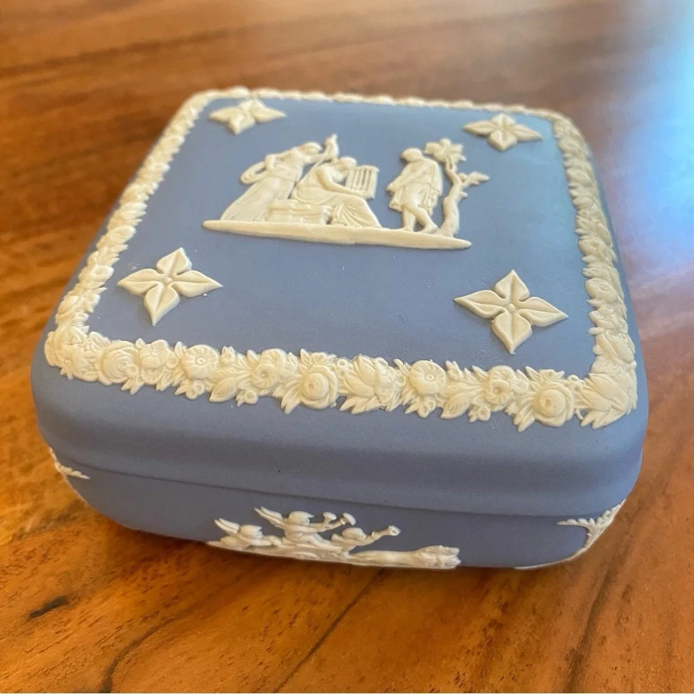 Wedgwood England Jasperware Square Trinket Dish - Picture 3 of 16